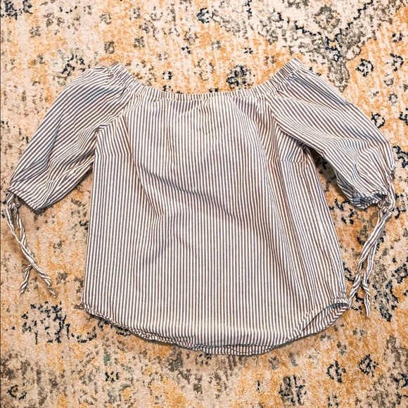 Top - Picture 1 of 1